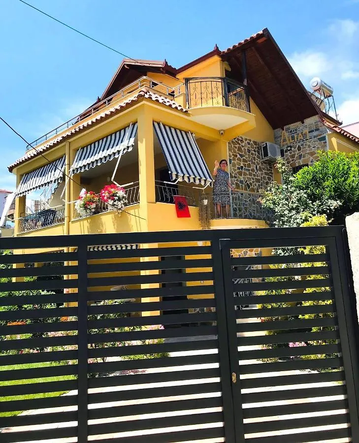 Vila Aliaj Deluxe Groundfloor Apartment With Beautiful Garden Durrës