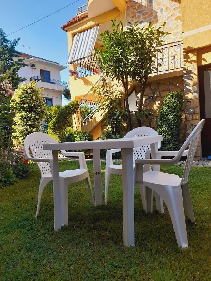 Vila Aliaj Deluxe Groundfloor Apartment With Beautiful Garden Durrës