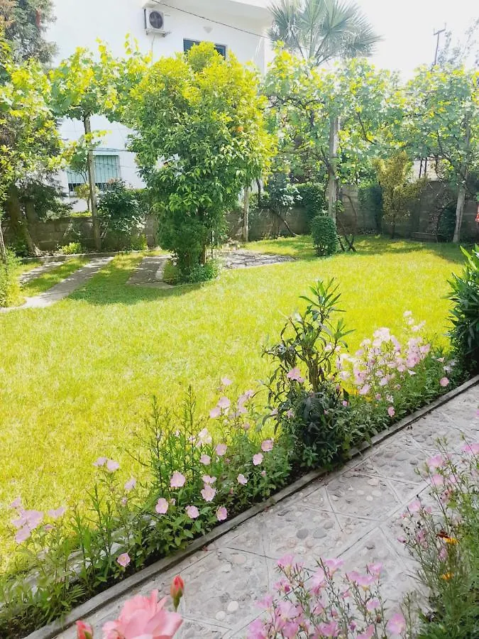 Vila Aliaj Deluxe Groundfloor Apartment With Beautiful Garden Durrës 0*,