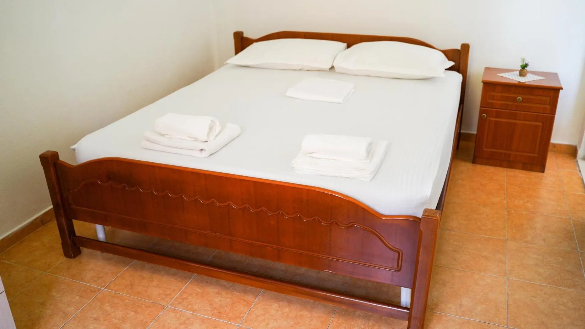 Vila Aliaj Deluxe Groundfloor Apartment With Beautiful Garden Durrës 0*,  阿尔巴尼亚