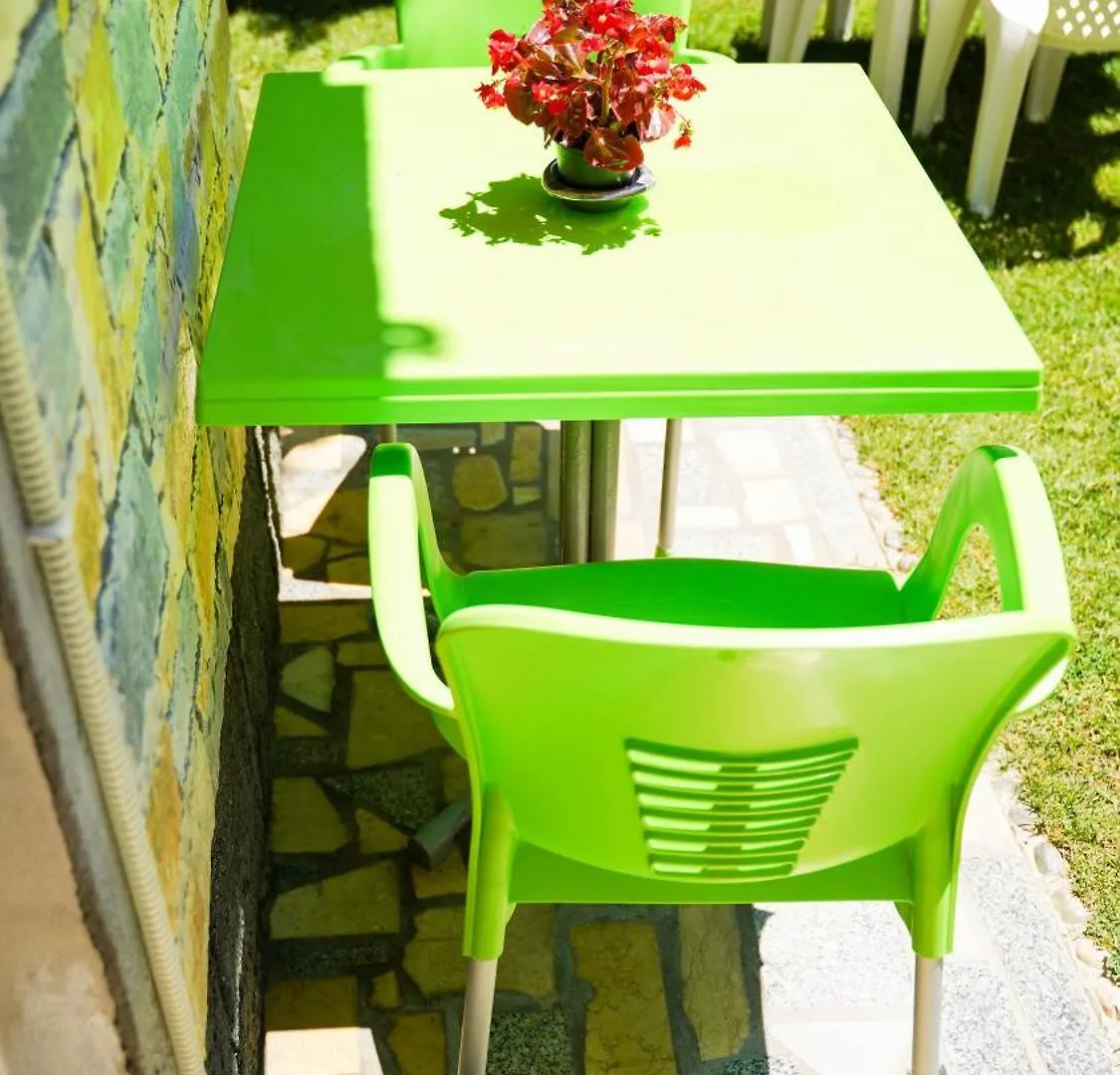 Vila Aliaj Deluxe Groundfloor Apartment With Beautiful Garden Durrës 阿尔巴尼亚