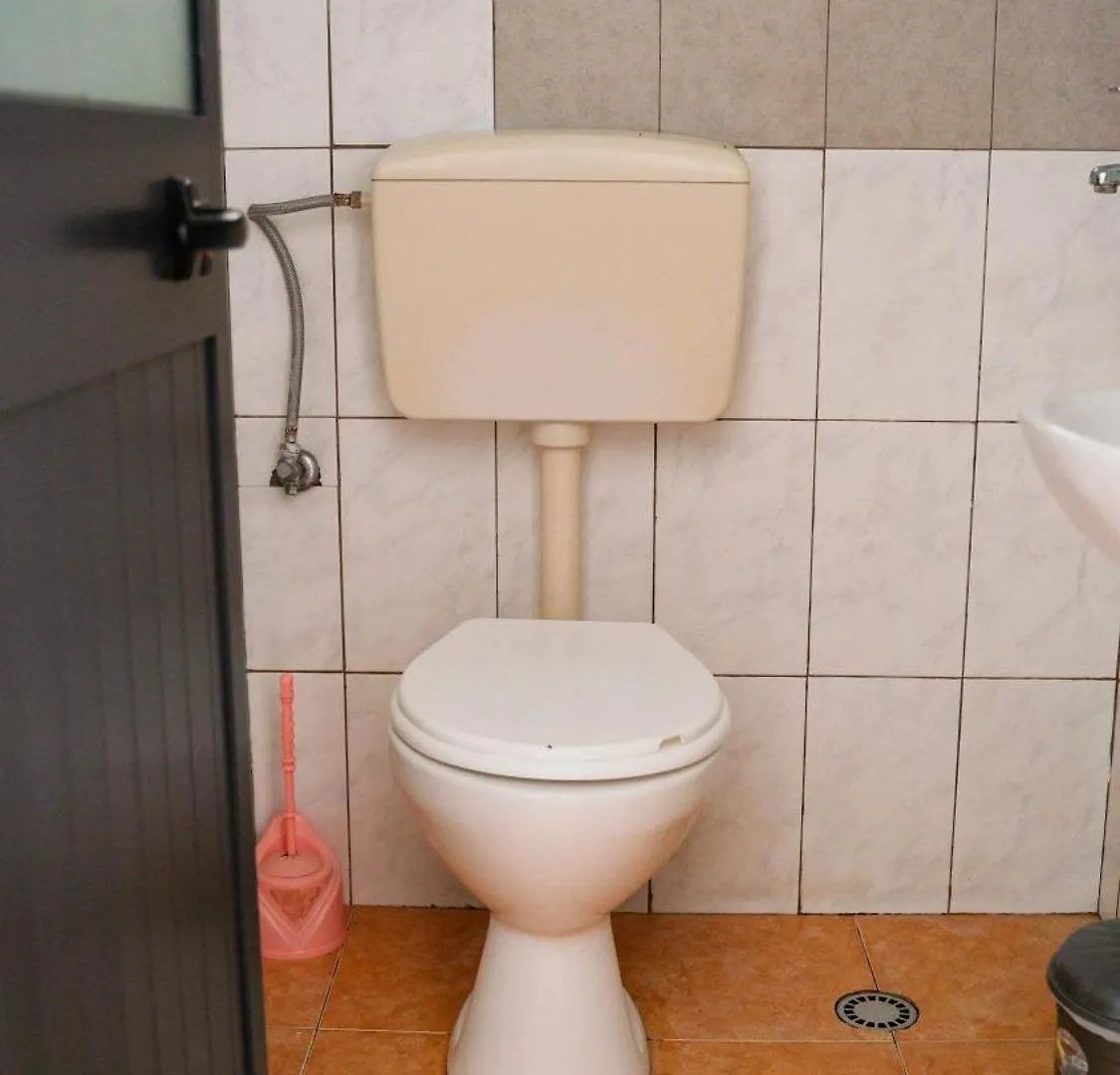Vila Aliaj Deluxe Groundfloor Apartment With Beautiful Garden Durrës 0*,  阿尔巴尼亚